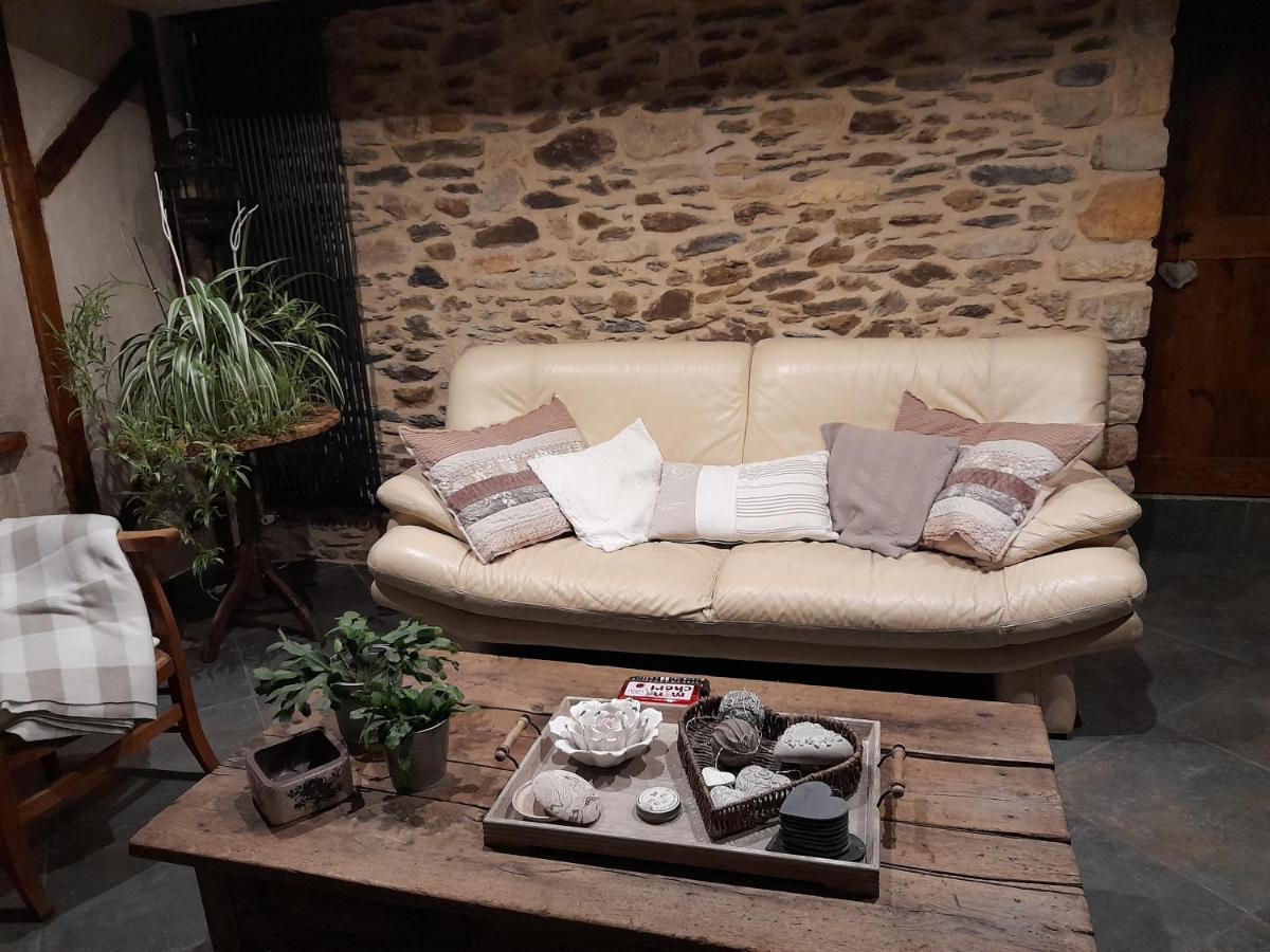Les Hôtes du Lac, Chambres et tables d'hôtes Mandailles  Extérieur photo