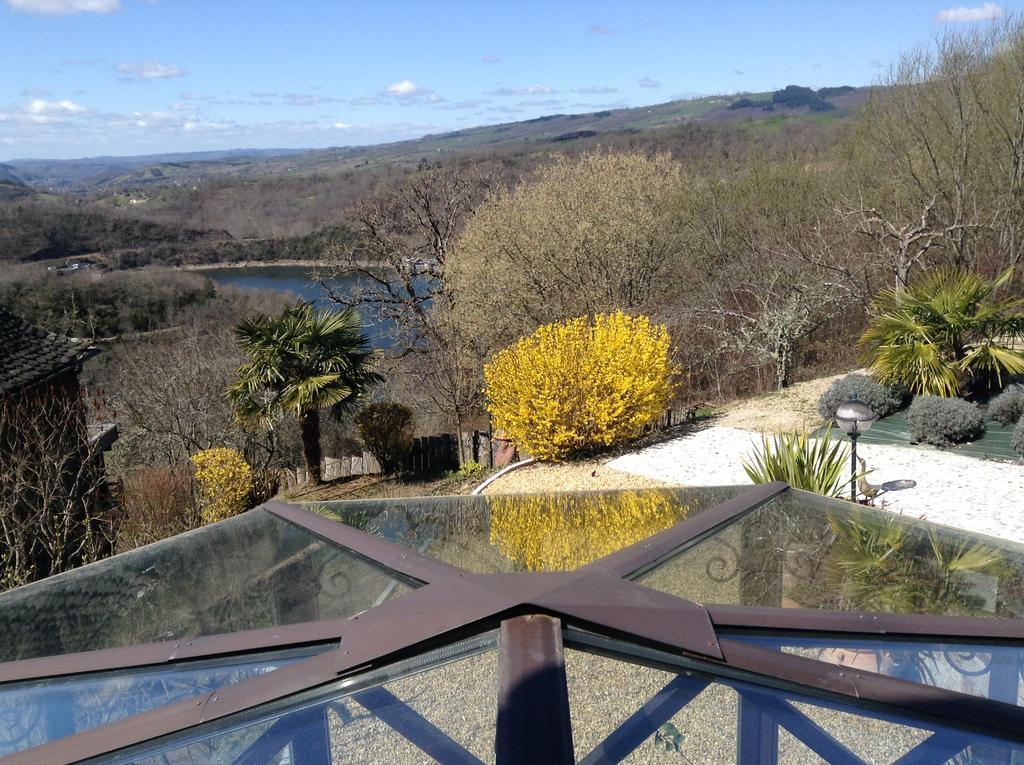 Les Hôtes du Lac, Chambres et tables d'hôtes Mandailles  Extérieur photo