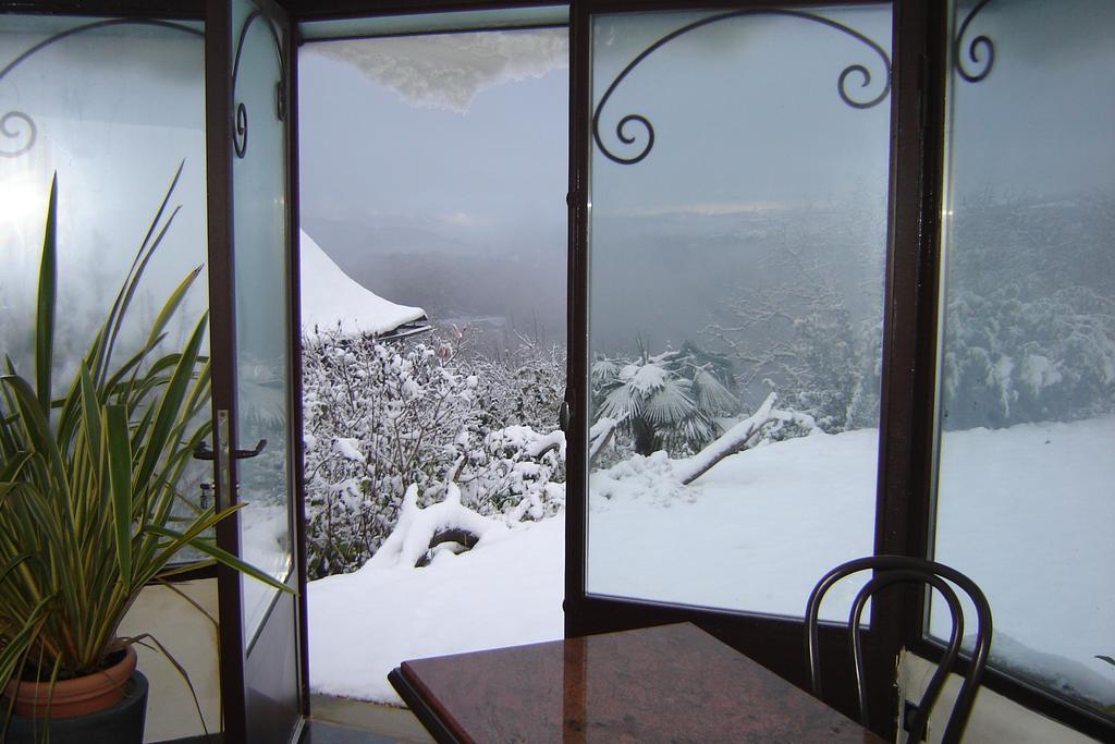 Les Hôtes du Lac, Chambres et tables d'hôtes Mandailles  Extérieur photo