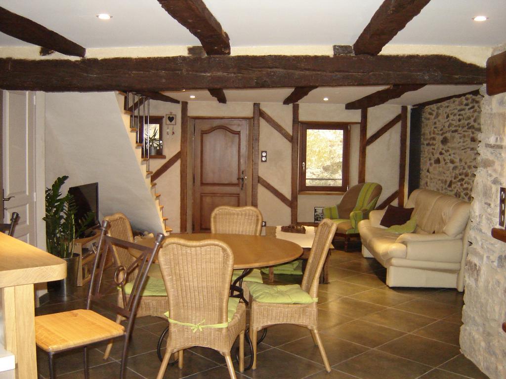 Les Hôtes du Lac, Chambres et tables d'hôtes Mandailles  Extérieur photo